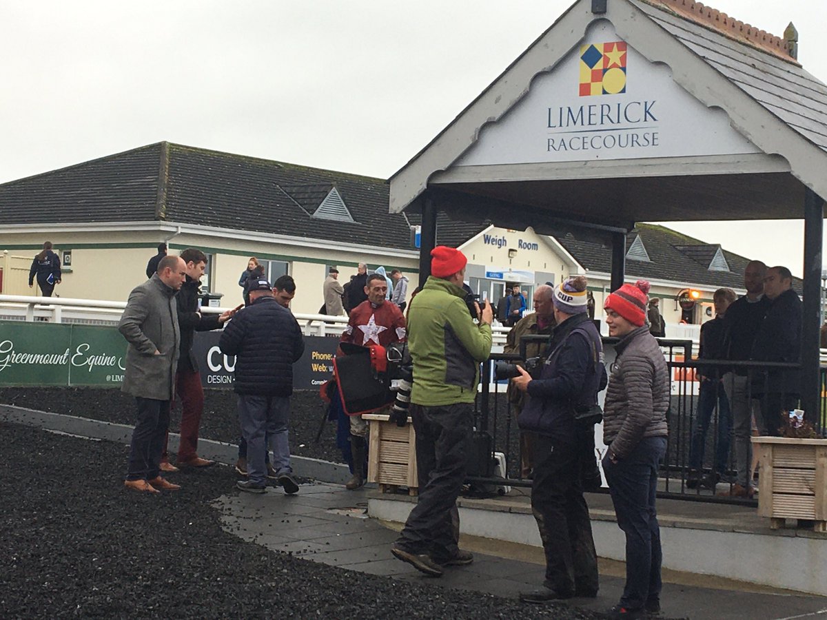 claire_goodad's tweet photo. Due in no small way to living with part of the @_Davy_Russel_ fan club, we went to @LimerickRaces today and had the best day. #Argumental #FuryRoad https://t.co/oPbBsvlGN6