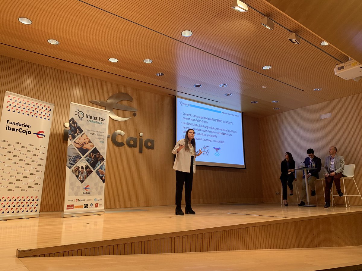 Trazar rutas nocturnas video vigiladas por drones para mejorar la seguridad en nuestra ciudad, esa es la idea que nos presenta esta tarde Marta Villuendas en el Patio de la Infanta #ideasfor #Zaragoza #seguridad👁‍🗨