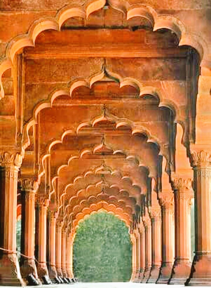 The finest arches inside the Red Fort in #Agra, the #RedFort in #Delhi #India #beautifulpeople
#IncredibleIndia
#traveldiaries
#travelblogger
#TravelFaves2019
#PrabhasMassiveTrendon28thDec
Pic : #ArchitecIndian