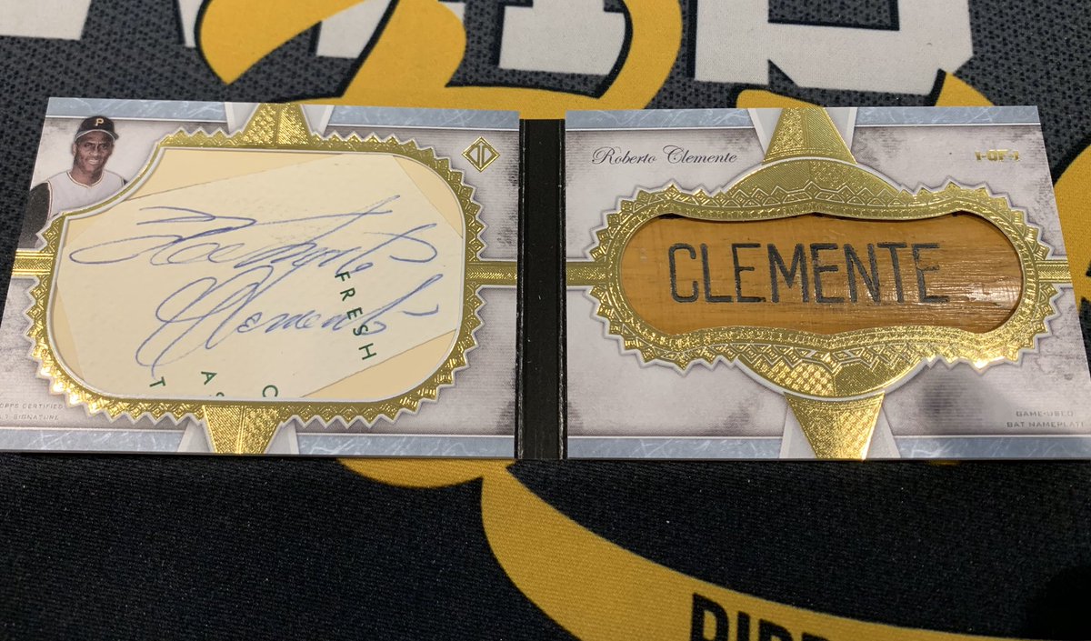 NastyBreaks's tweet photo. And then this fell out... @topps Roberto Clemente 1/1 Bat Barrel Cut Auto!!! Real freaking naughty!!!!! https://t.co/B0iZC8Rb9K