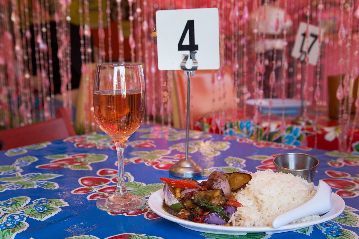 Where To Drink Natural Wine On Sunset Boulevard bit.ly/2St5bfn <a href="/elfcafe/">Elf Cafe</a> @ntmrkt @dylanrupert