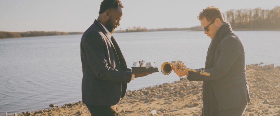 radiowavemon's tweet photo. JT Project's BACKYARD BREW nets 10,876 radio plays, 11 million streams, lands 2019 Smooth Jazz #1 https://t.co/b55Bhe7xwf
#1 BACKYARD BREW - JT Project
#2 SWEET SPOT - Jeff Ryan
#3 TOP DOWN - Greg Manning
#4 THE ONLY WOMAN IN THE WORLD - Braxton Brothers
#5 ZEPHYR - Kayla Waters https://t.co/FGhj5Tz8iE
