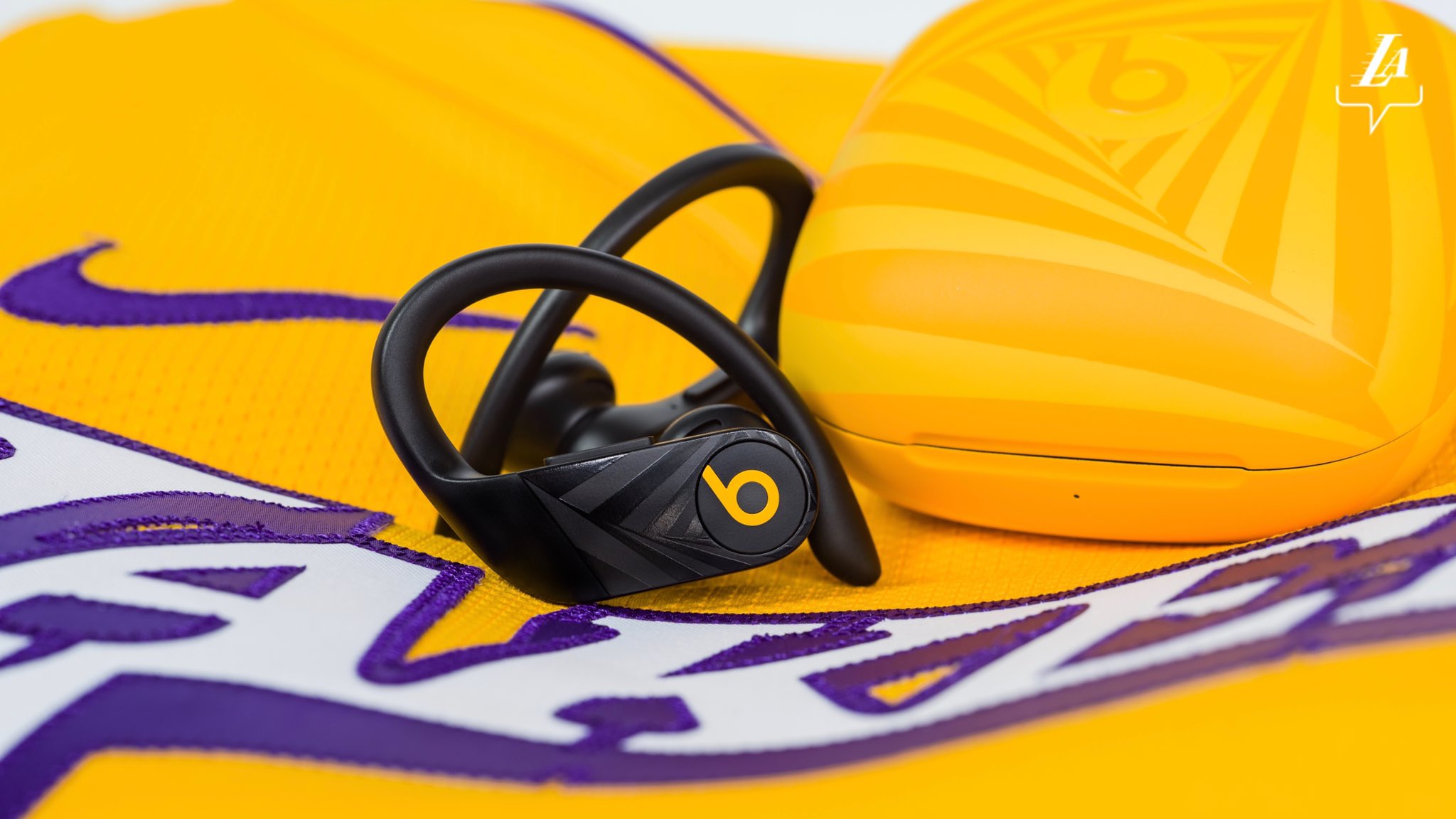 Los Angeles Lakers on X: "Want a pair of the @beatsbydre Lakers City  Edition Powerbeats Pro? RT this post and you could win your own 🔥  #powerbeatspro Official Rules >> https://t.co/F9bMvW9wod  https://t.co/GGOKZZo5zE" /
