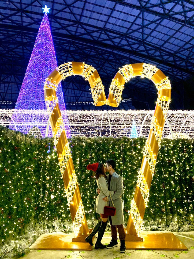 EnchantSEA's tweet image. True #love's #kiss ❤️

#EnchantChristmas #Enchant #Christmas #Xmas #holidays #friends #TMobilePark #ThingstodoinSeattle #SeattleDateNight #SeattleTrip #FamilyFun #Mariners #Seattle #downtown #VisitSeattle #ChristmasMarket #explore #travel #tourism #family