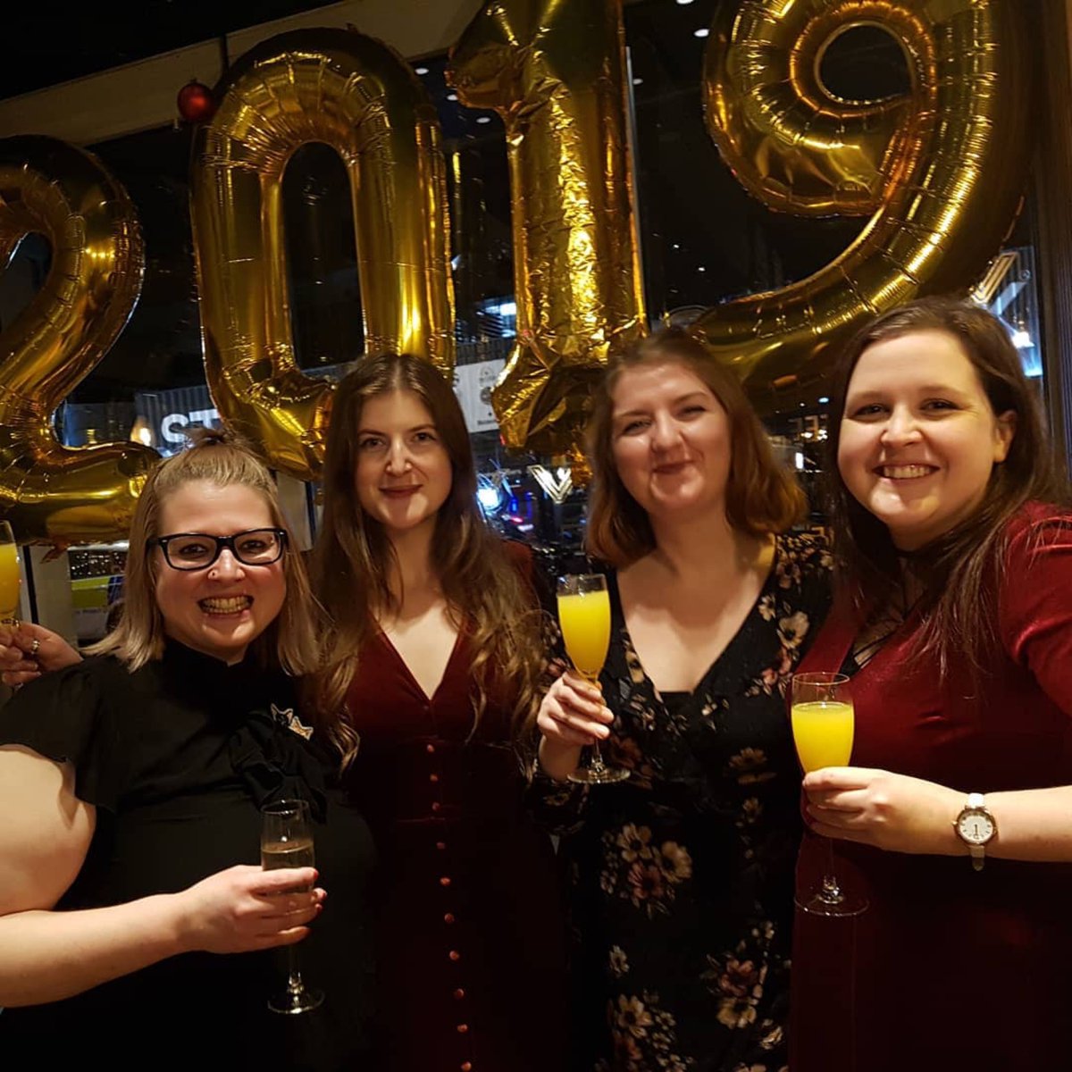 Flashback to last New Year. How has 2019 been for you? And what are you excited about for the next DECADE!?! 😲 #FlashbackFriday