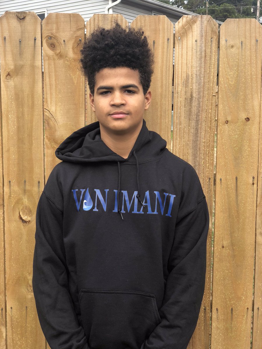 VonImani's tweet photo. Hoodies are finally here! Introducing the “Bold” hoodies.

-$30
-25% of profits go into the do good events we host.
-Reminds you to do good.
-Support BlackOwned https://t.co/WKSNYU9T7i