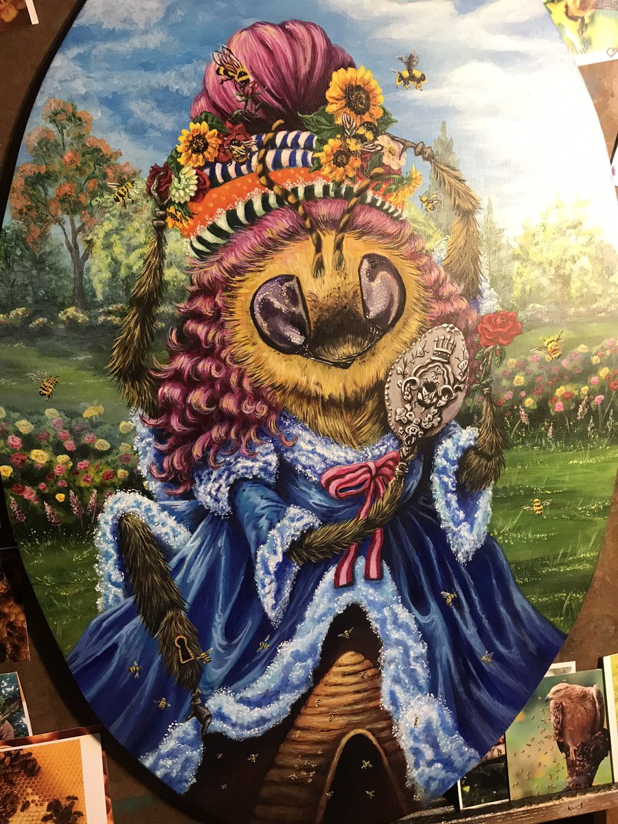 CreatrixRealms's tweet photo. The smallest brush is being used for these little bees 🐝❤️ #bee #savethebees #beeart #queenbee #honeybee #fantasyart #create #wip #story #imagine  https://t.co/ge7qTbkElN https://t.co/cpHUQwR4E0