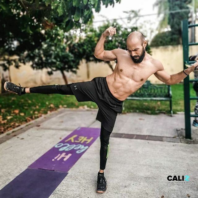 cali2thenics's tweet photo. Kicking into 2020 like...
.
.
.
#cali2thenics #calisthenics #streetworkout #strength  #gains #leanmuscle #fitness #fitlife #intermittentfasting #handstand #beast #beastmode #bearded #doyouevenliftyourselfup #IAmACPT #talentodemexico #alwaystraining #cali… https://t.co/EEyj2TaQb8 https://t.co/oj7sVJUh8d