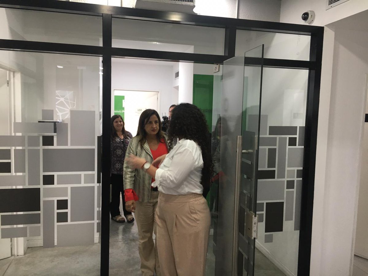 cjmcaba's tweet photo. Las legisladoras @mariarosamuinos y @NeiraClaudia recorrieron el centro junto la consejera a cargo de la OMVD @asalvatelli https://t.co/0gqYAoElfV