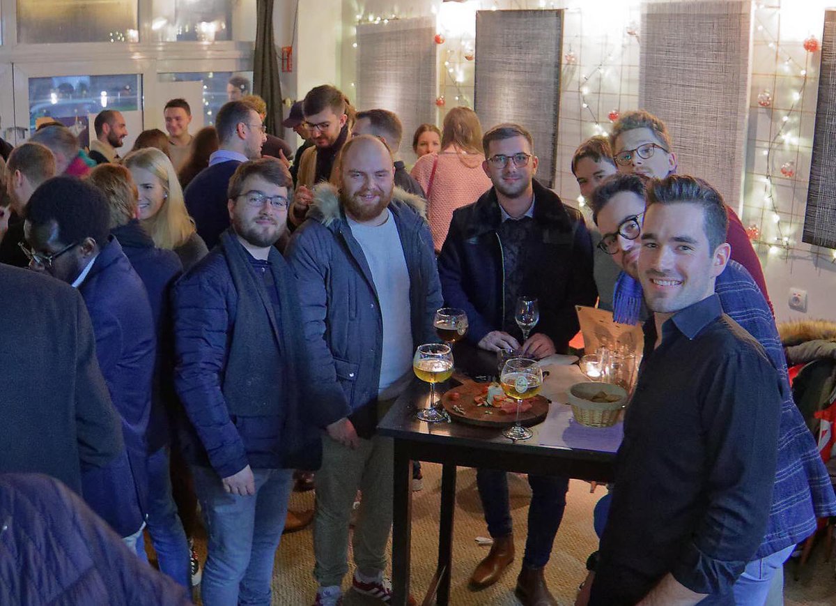gueulefr's tweet photo. Merci aux 200 Havrais et Havraises venus pour le lancement de LH Expat. Prochaine étape : la newsletter ! @LH_LeHavre #LH https://t.co/Rw3GLaVkL8
