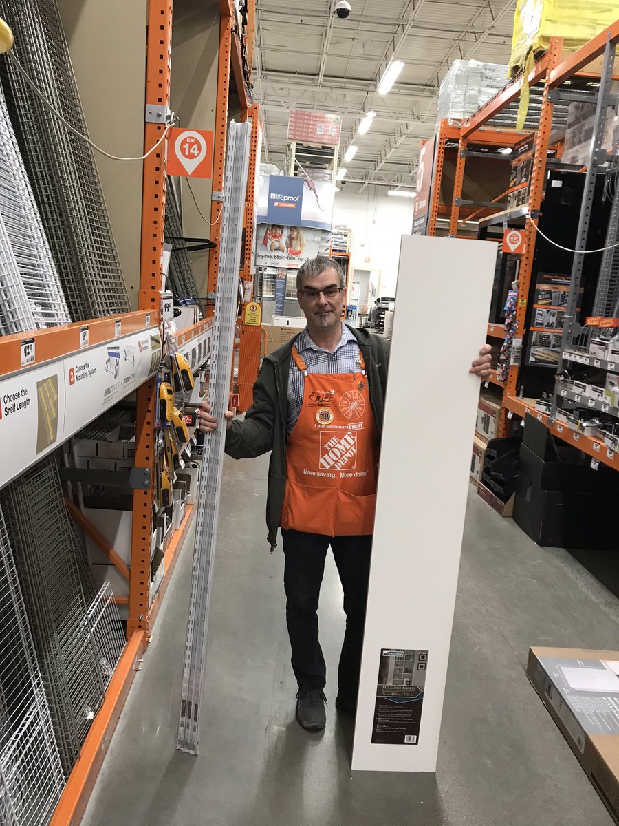 gideonmkerr's tweet photo. DS Eric D25, picking up leaning product in the shelving aisle. #SafetySelfieNP #SafetyisPersonal #D61Safe @DepotHawkins https://t.co/GEqZwxT1tX