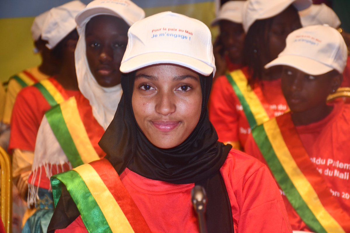 PNEMaliOff's tweet photo. Cérémonie d’investiture de la 14ème session ordinaire du parlement national des enfants du Mali, sous la présidence du premier ministre, son excellence Dr Boubou Cissé.
@GouvMali 
#Mali https://t.co/7w1C5Gviax