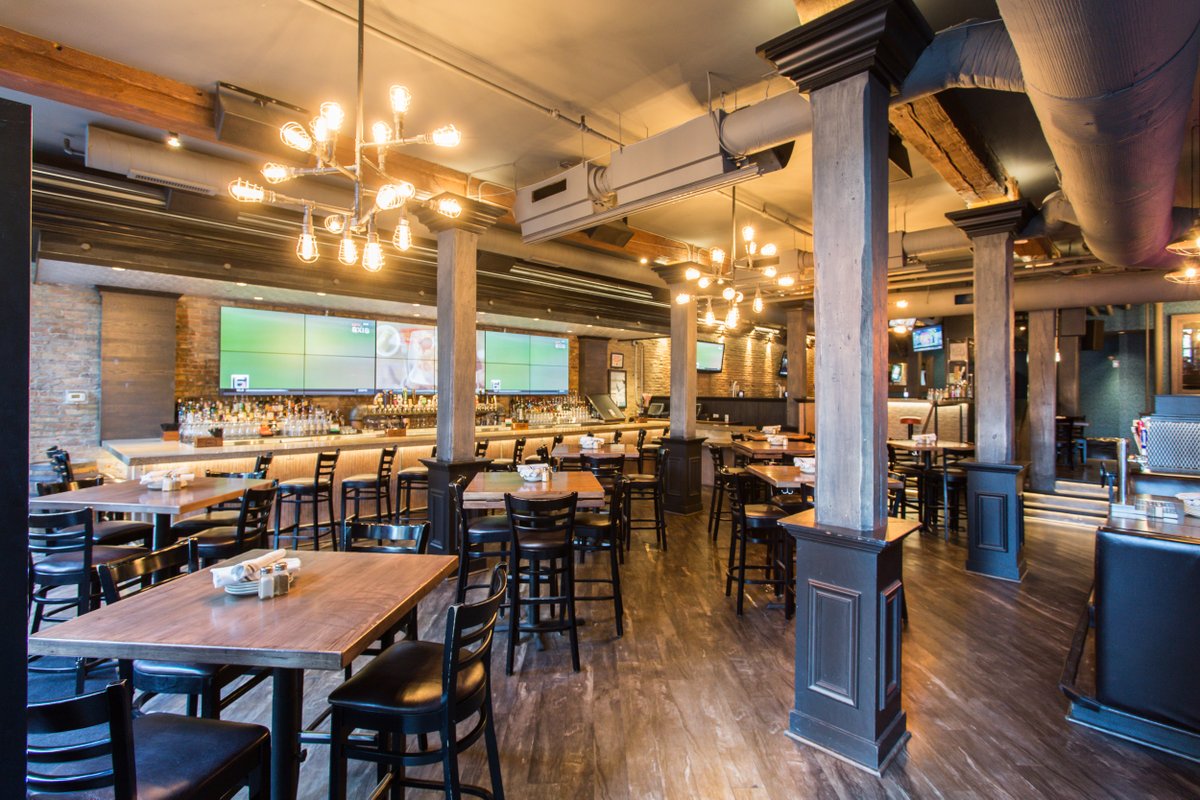 Take a look at @chipublichouse for your next #Chicago #event. The 10,000 square foot beer lovers' paradise features beloved American smokehouse fare with an upscale twist, unprecedented multimedia capabilities, and mouth-watering libations. bit.ly/2Mh82DF