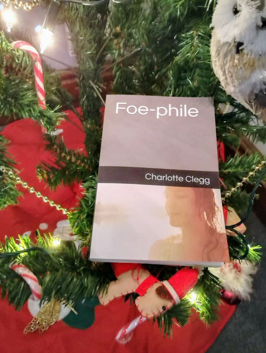 AuthorClegg's tweet photo. Did you get a Kindle for Christmas? Why not download "Foe-phile"? It's got lust, lies, manipulation, dysfunctional family dynamics and a twist you won't see coming!!! Available for Kindle, as a paperback and free on #KU. 
https://t.co/yHjzqvI7hN https://t.co/hMsGcQAVpk