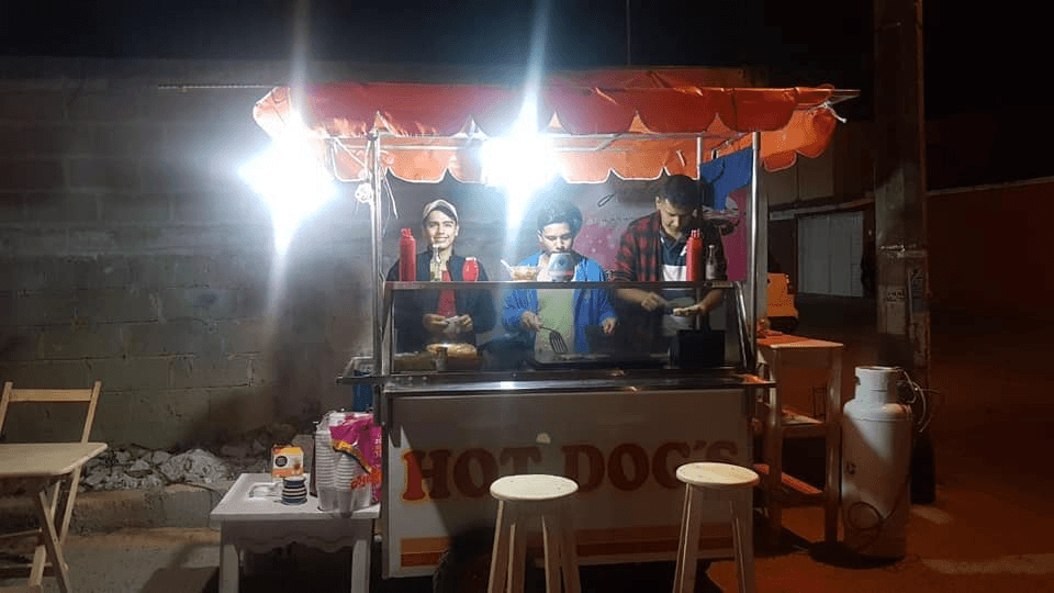 HPoderososMX's tweet photo. Jóvenes #emprendedores inician puesto de #tacos con dinero de la beca de #AMLO. ¿Qué opinan?

https://t.co/TWLHoYi0XE https://t.co/HKlyK6OFec