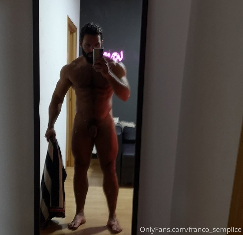 rainingnudesfp's tweet photo. #francosemplice #onlyfans #leakedonlyfanspics #onlyguysfp @Franco_Semplice #leakeddickpics https://t.co/McHZIDsqB3