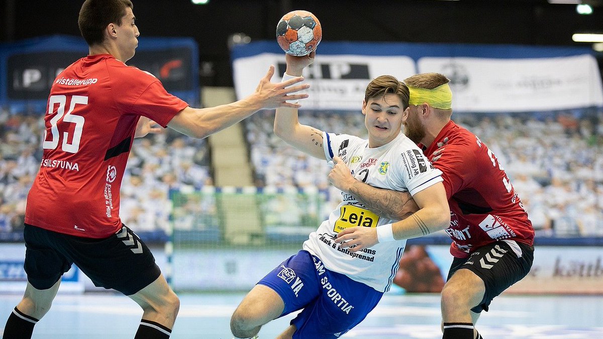 Klar vinst över <a href="/EskilstunaGUIF/">Eskilstuna Guif</a> ikväll! Våra pågar segrar med 28-21 och kan återvända med två poäng till Ystad.

Matchens gigant var Ludvig Hallbäck som gjorde 13 (!) mål. Ludde var riktigt i zonen - härligt att se! Fin avslutning på det här året alltså, precis det vi hoppades på