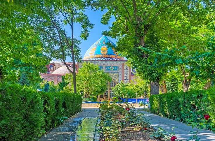NimoulStore's tweet photo. Did you know, Persian culture is famous for beautiful poetry, luxurious rugs, and lush gardens. The English word “paradise” comes from a Persian word meaning “enclosed garden.”

#iran #persian #garyveechallenge #facts #funny #information #nimoulstore #tshirt #giveaway #QuickFacts https://t.co/BZAHJzMdgT