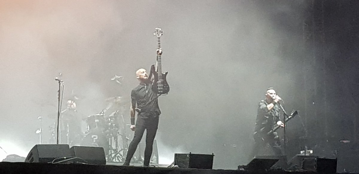 1000GigGuy's tweet photo. My 2019 Top 15 gigs (15/15)
@therapyofficial @thetriptotipp #feile19
They came, they played, they conquered!!!
The heavens opened, but the rain did not stop play!!!
Crowd were engrossed in the band who played a magnificent full on Rock set!
#Feile #thetriptotipp #IrishMusicParty https://t.co/62Ebnd5aBC