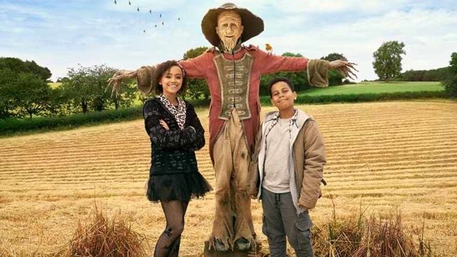 If there’s an award for “Perfect Family Viewing” then look no further than #WorzelGummidge

Mackenzie Crook - take a bow. Your adaptation was exquisite.

#mackenziecrook