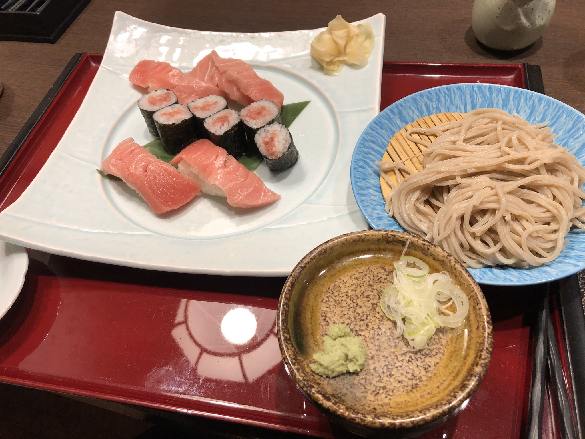 ケンザイ君 おはようございます 昨日で仕事納めでした 今日から 何を食べに行きましょうか 昨日のランチです 坂東太郎 研究学園総本店 まぐろづくしセット 仕事納め 坂東太郎 ばんどう太郎 まぐろづくし 美味しかった T Co
