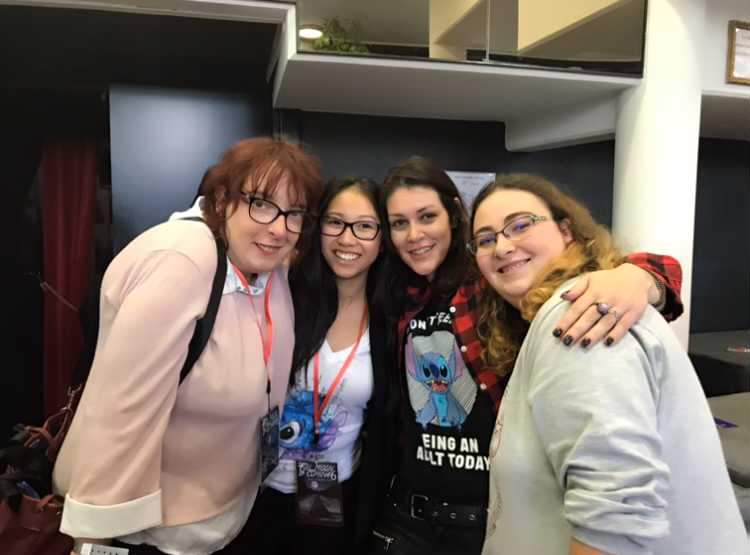 LaxyDunbar's tweet photo. #MerciRE grâce à vous j'ai pu rencontrer mon idole, vous étiez ma première Convention, puis j'ai voulu continuer en enchaînant la TFMIC 4, 5 et 6 ainsi que la WIP. Vous aviez toute ma confiance à 2000℅. J'y ai vécu mes meilleurs week-ends de ma vie et rencontrer des amis au top. https://t.co/XneblR8Kz3