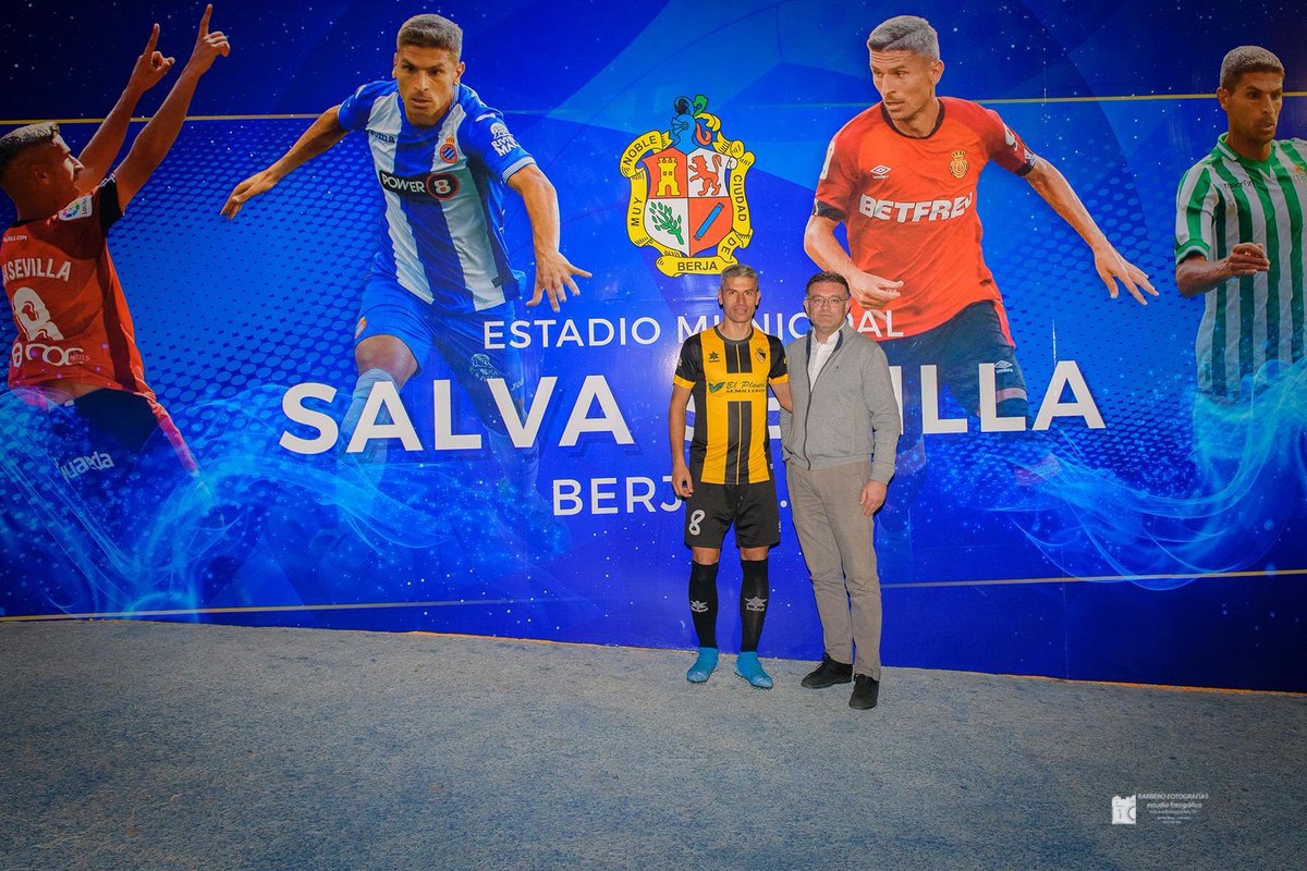 Por momentos la vida puede ser maravillosa, y el día de ayer en Berja recoge uno de esos momentos que quedarán para toda mi vida.
Gracias BERJA! 
#campo #salvasevilla #porti #papa