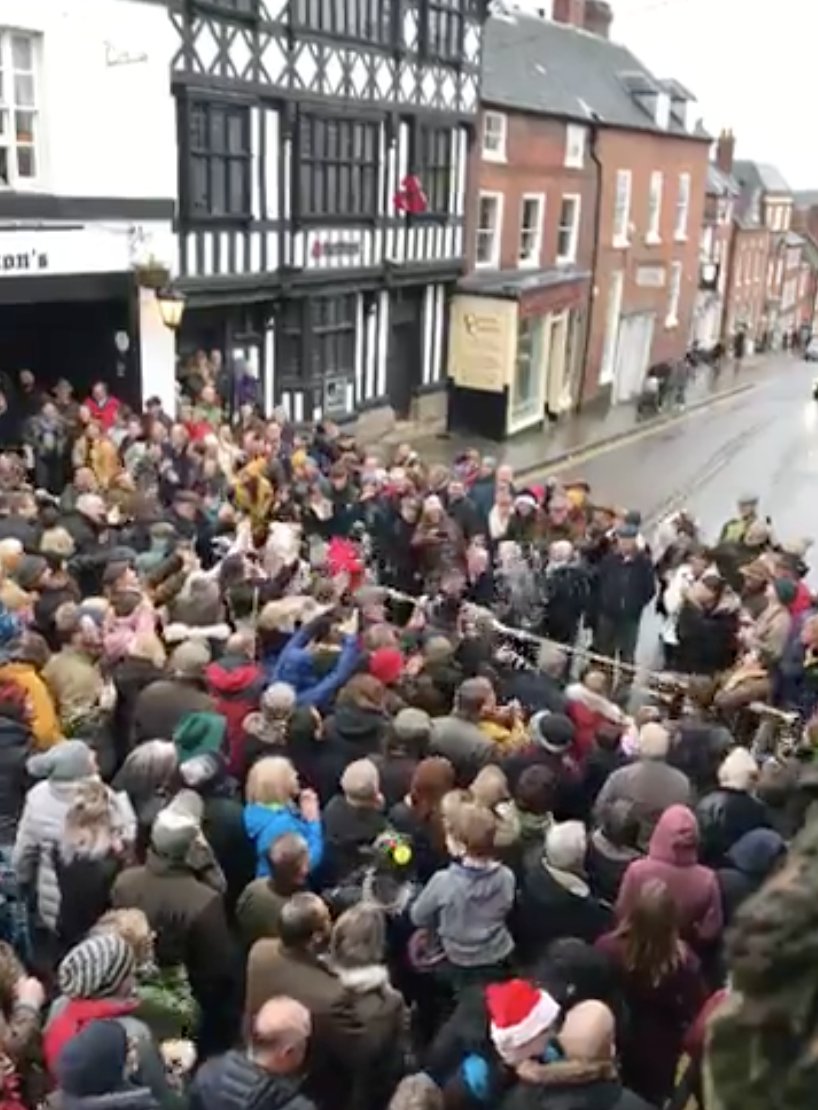 Did you witness our annual Boxing Day Tug of War against our rivals, The Bull? See the video on our Facebook page
facebook.com/thefeathershot…
#Ludlow #TugOfWar #TheFeathersHotel #Traditions