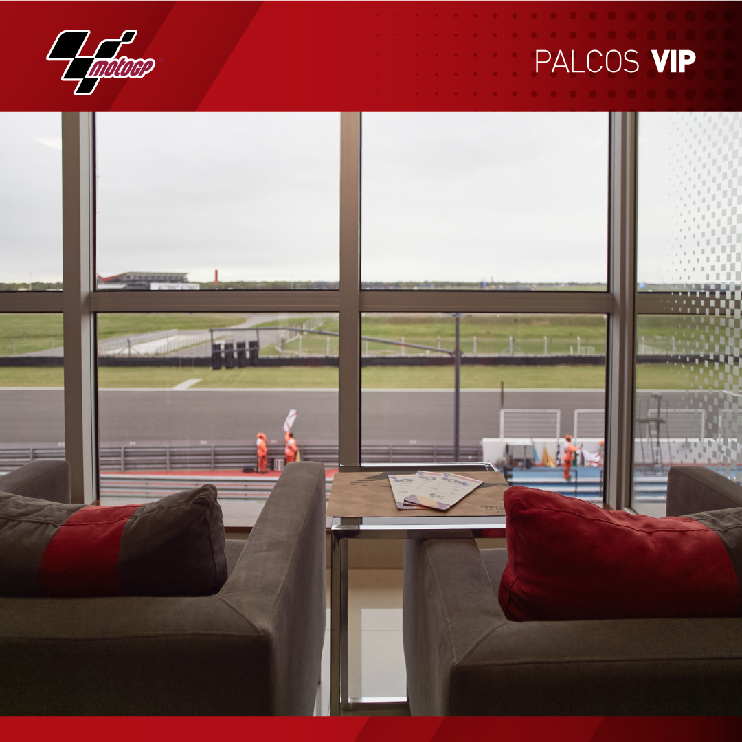 argmotogp's tweet photo. Esta es la vista privilegiada que tienen los #PalcosVIP, que se encuentran ubicados en el Museo del Automóvil de Termas. Gracias a su gran altura, poseen una visual panorámica inigualable hacia la pista.
👉 Para más información: abelcastro@grupo-osd.com
#ArgentinaGP #MotoGP https://t.co/O0qm6MLYOZ