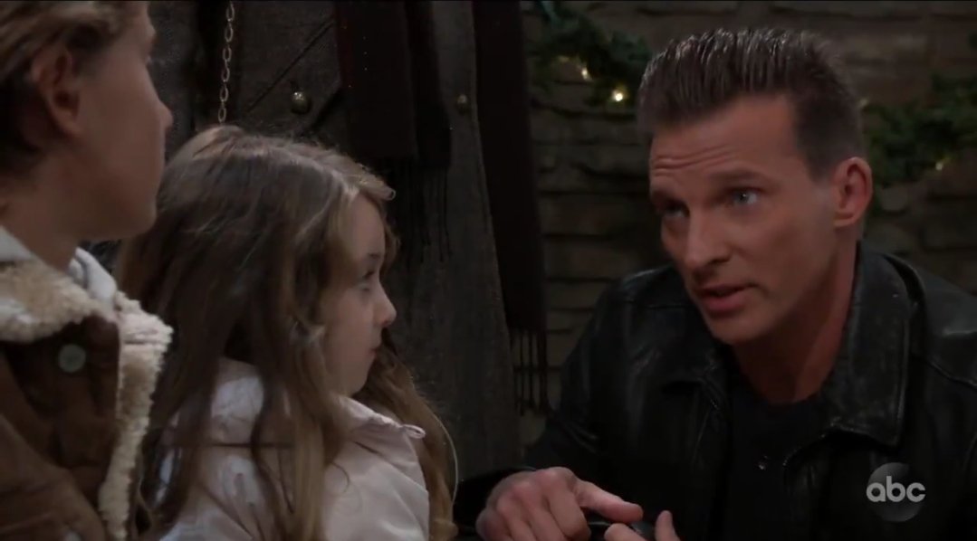 PatzPowerz's tweet photo. #BaeBurton #JasonMorgan #StoneCold has best father/uncle moment with #DannyMorgan #LilBoss #StoneColdJr and Emily Scout #JasonFF #TeamJason #JasonMorganFF #SteveFF #SteveBurtonFF #IStandWithSteve #BurtonIsBack #28SteveBurton #Steve28 #Jason28 #JasonMorgan28 https://t.co/qa5Z2z0RvM