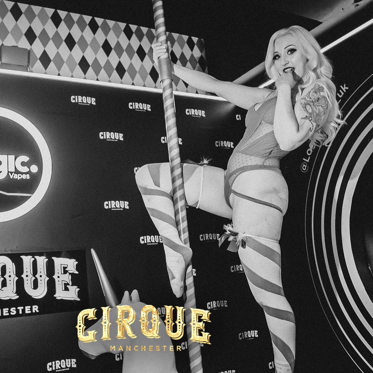 lillyvonice's tweet photo. Who else got coal for Christmas?
#naughtylist #cirquelesoir #sexysanta @cirque_le_soir https://t.co/DZknL87CTL