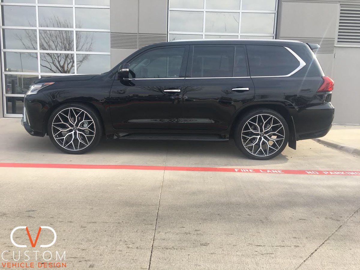 CVDAuto's tweet photo. 2020 Lexus LX570 with 24” Vossen HF2 wheels in gloss black
#2020 #Lexus #LX570 #LexusLX570 
#Vossenwheels #CVDauto #Vossen 
#CVD #CustomVehicleDesign https://t.co/HvBP2LdRkG