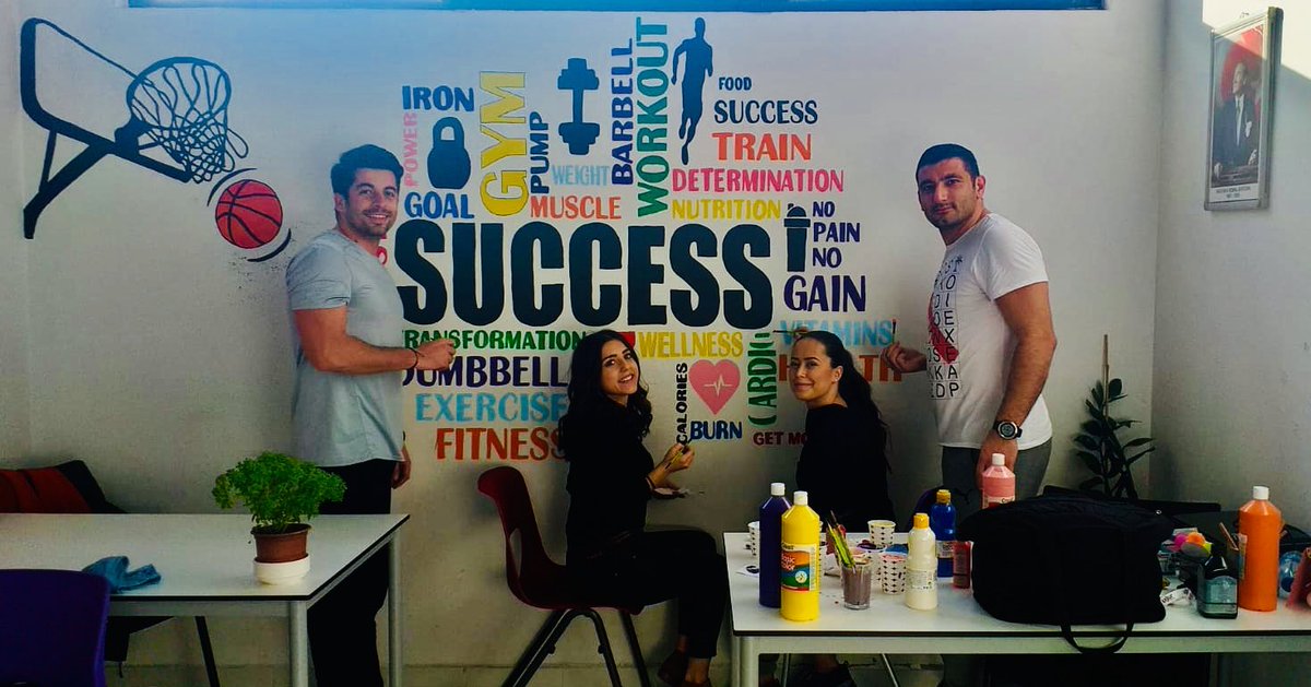 🏀🏐⚽️Coach’larımızın odalarında sanatsal çalışmalar! 👀Neyse ki aralarında bir sanat hocası var😉👩🏻‍🎨