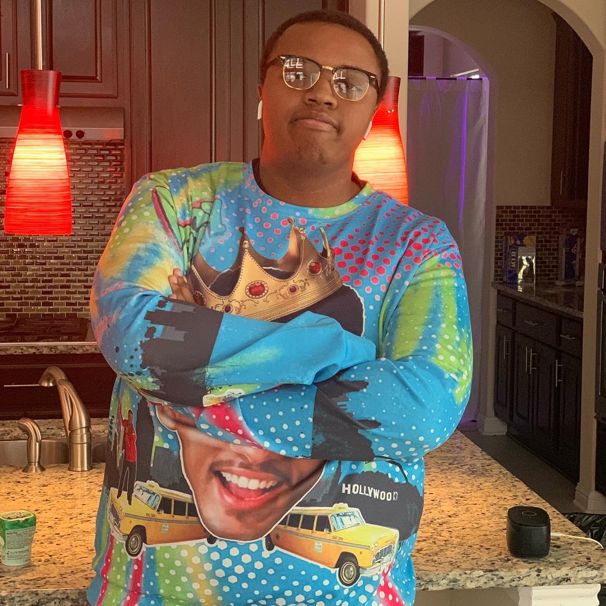 TwitchRussel's tweet photo. New glasses, what do you guys think? I can finally see! https://t.co/7TjCHNwABt