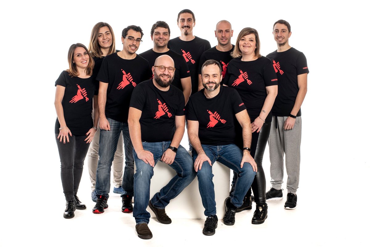 foodiestrip's tweet photo. Il team di foodiestrip augura a tutti i foodies un sereno Natale ed un felice 2020! 
.
.
#realfoodiesexperience #foodiestrip #christmas2019 #merryxmas https://t.co/jdAxIWxAj3