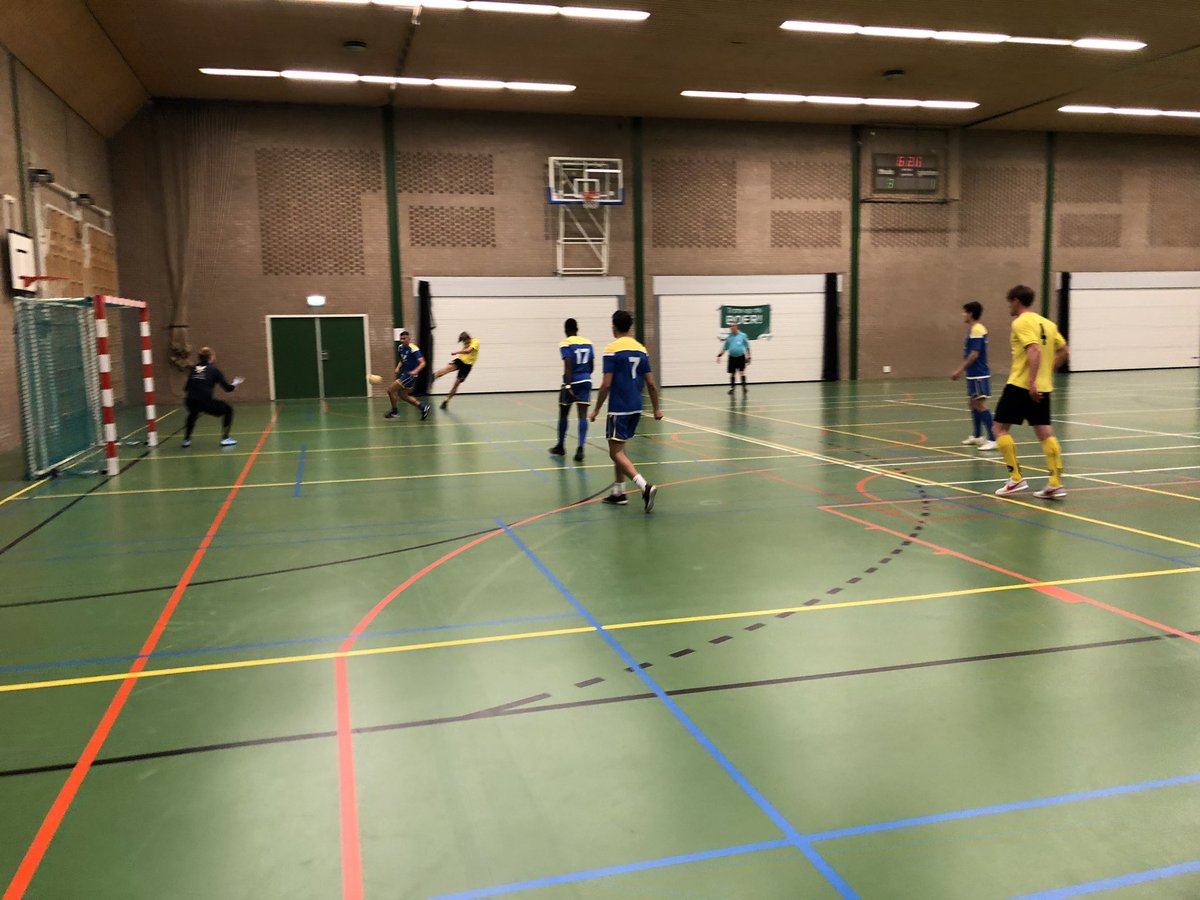 Halve finale. Mooie actie van Woudenberg. Nsc leid met 4-1 en gaat waarschijnlijk de finale spelen tegen sdcp