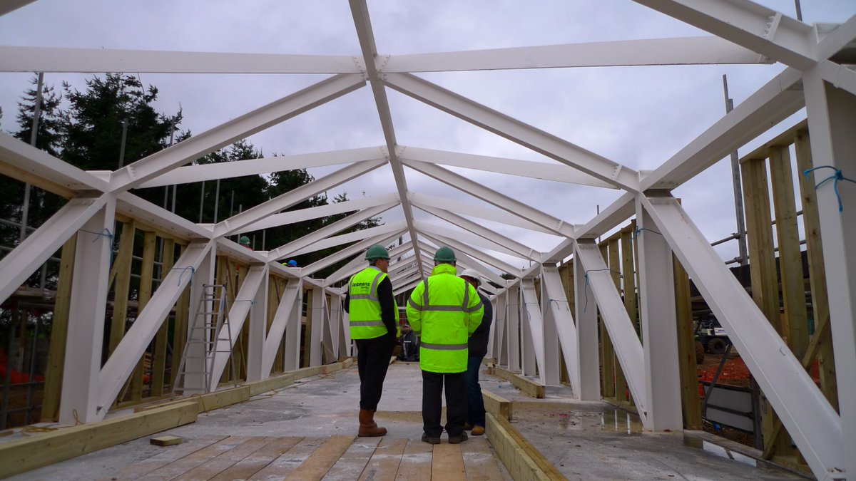 The shell of a contemporary barn. Find out more in our newsletter- and special offers!
createsend.com/t/r-932DAFFE12…
#modernarchitecture #modernhome #holidayhomes #staycation #visitsuffolk #defyinggravity #unusualstays #dutchdesign