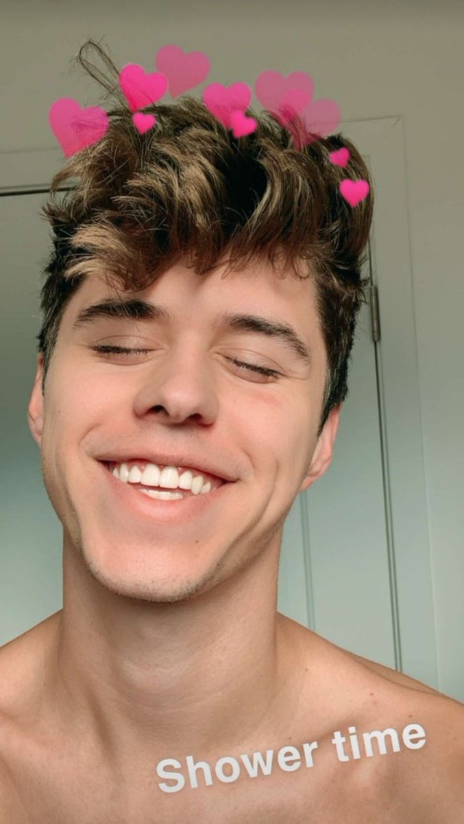 jamatazz's tweet photo. I love how happy he has been lately❤️❤️ whatever you're on now babe keep doing it😘 #happyfandom #jackstans @jacksonxkrec https://t.co/6fR19RVnOS