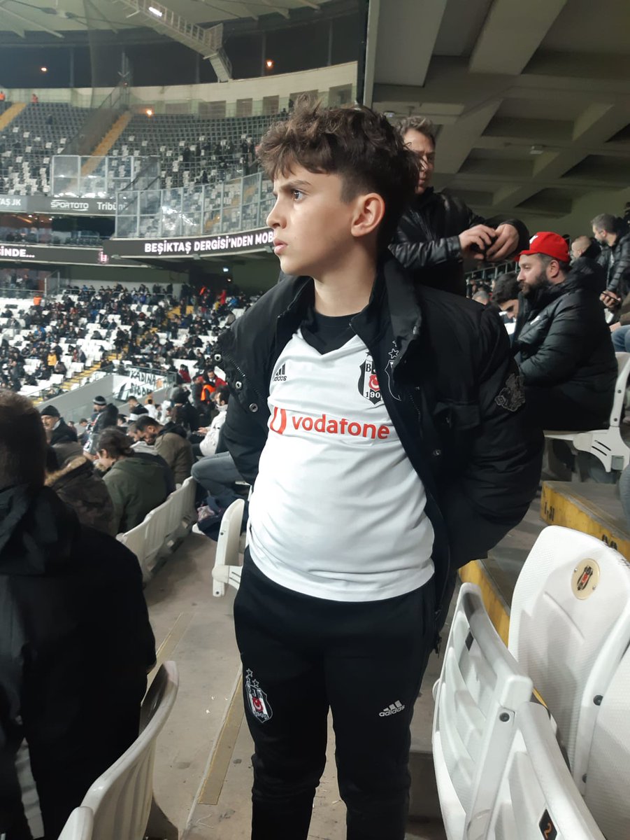 Biletini devreden <a href="/zaferayika/">Ferayi</a> abiye ve twitiyle yardımcı olan <a href="/Kasar_Yaza/">Ömer</a> ya çok çok teşekkürler