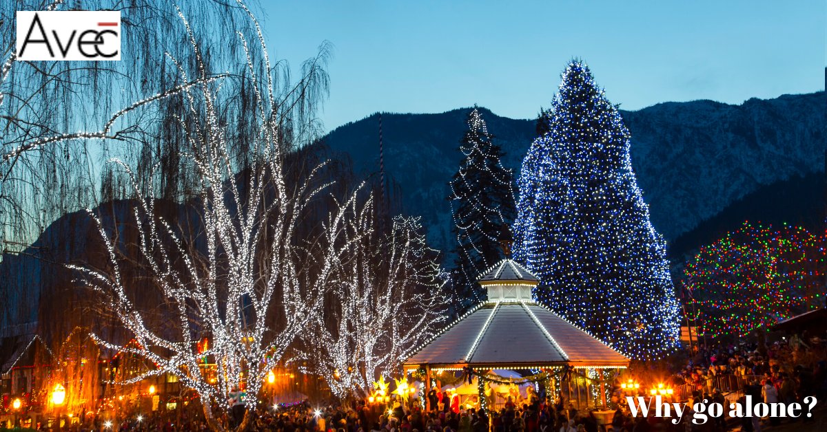 avec_app's tweet photo. Enjoy an evening under the lights of the most wonderful season with the most wonderful people.
Enjoy an evening under the lights of the most wonderful season with new people in your city, exclusively in the United States. 
.
.
#solotravel #experiences #travel #datenight https://t.co/RHuGYQAmrP