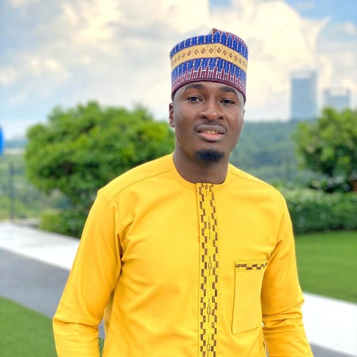 AdokiBrand's tweet photo. Mustard yellow Kaftan by A'KUTZ
#kaftan
#menstrad
#asoebimen
#akutzclothing
#luxurykaftan
#menwithstyle https://t.co/DgOvZayzWv