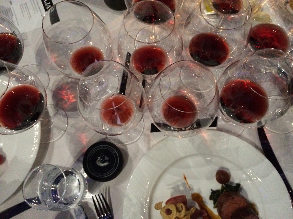 jesusgherrera28's tweet photo. Catando andamos Tasting: #Gaja #Camarcanda 🍷🍇😍 #Vinos #Wines #NYSommeliers #Vinefilos #WineTasting #Vins #Wineblogger #WinePairing #NYSommeliers #Gaja #Wines #Vinos #NYSommeliers ( Violets,Berries, Leathery, Chocolate, Round, Taninnos balance, long velvety final)🍷🍇😍🍷🍇😍🍷 https://t.co/WZ2bSrzAPV