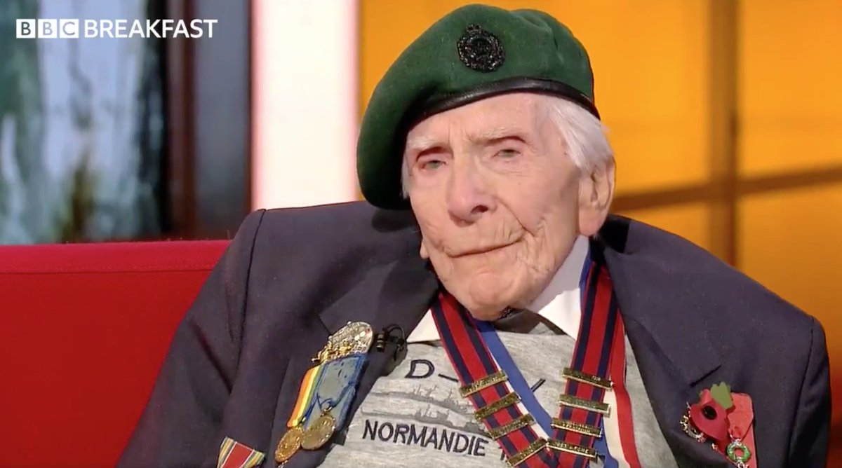 RoyalCentral's tweet photo. D-Day veteran Harry Billinge has been awarded an MBE for his exceptional contribution and passionate commitment to raise funds for the British Normandy Memorial, which commemorates the fallen under British Command during the Battle of Normandy in 1944 #NewYearHonours https://t.co/9p2CYc31mF