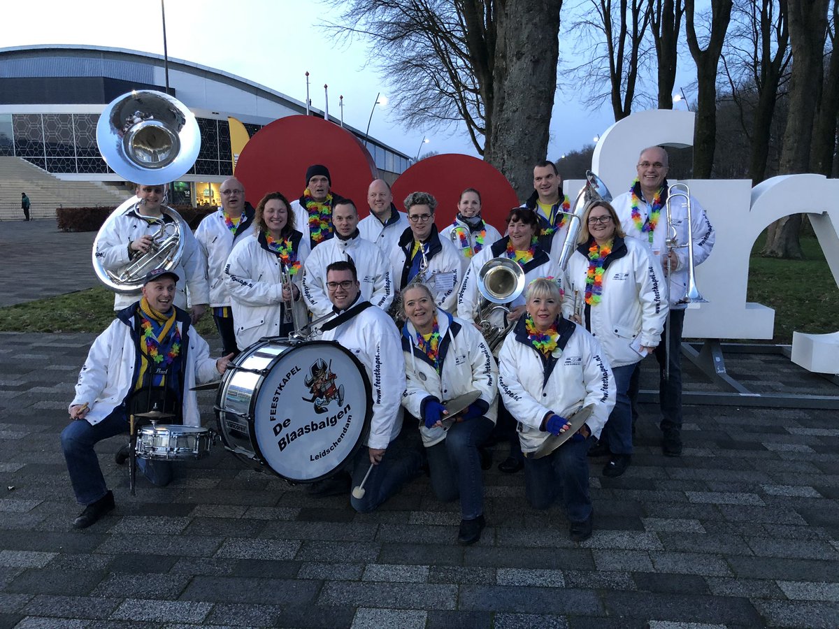 deblaasbalgen's tweet photo. We hadden vandaag een prima optreden in het Thialf stadion, geweldig dat Patrick gewonnen heeft💪 https://t.co/TJrW8y46TT