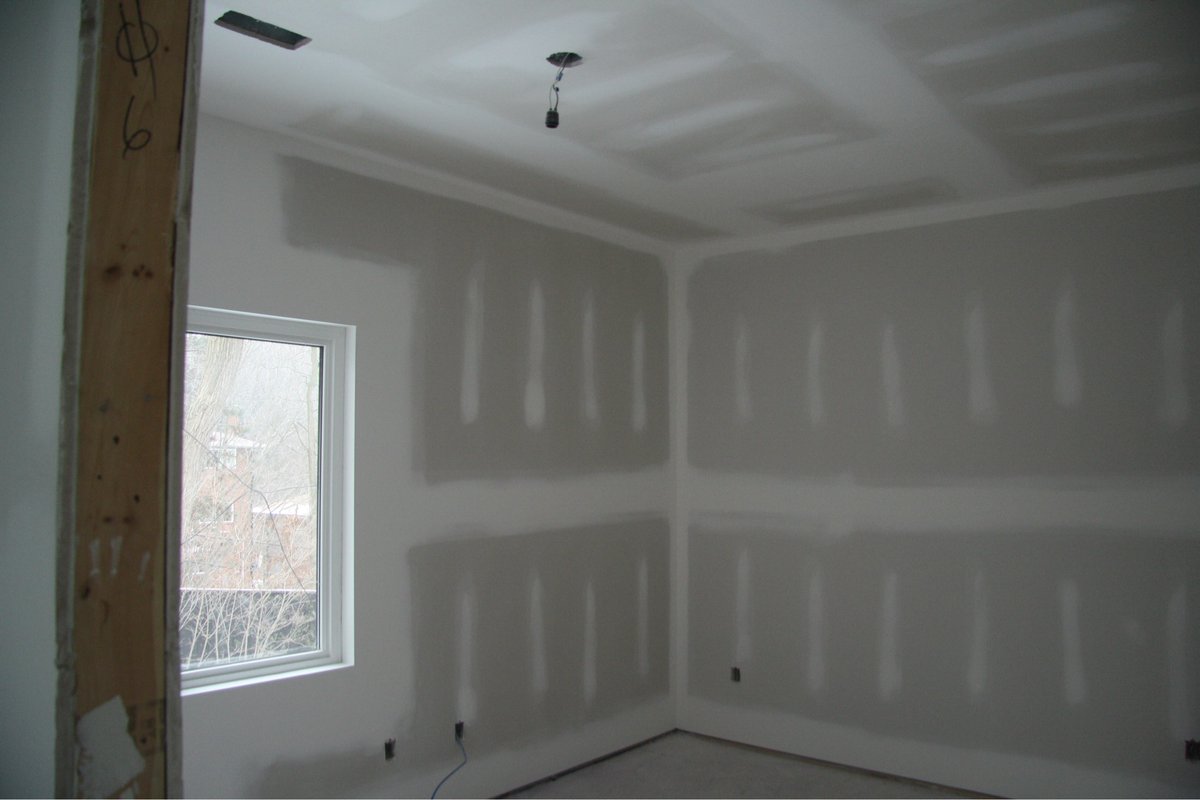 royaldrywall's tweet photo. Is your day gloomy? Ours is filled with freshly finished drywall. Enjoy! 
#drywalltoronto #royaldrywallca #drywallcontractor https://t.co/7WxH0fizMf