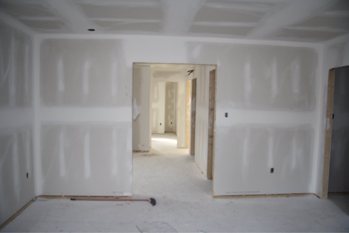 royaldrywall's tweet photo. Is your day gloomy? Ours is filled with freshly finished drywall. Enjoy! 
#drywalltoronto #royaldrywallca #drywallcontractor https://t.co/7WxH0fizMf