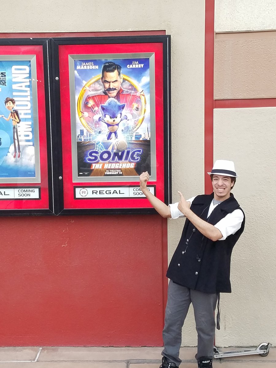 EvanolutionYT's tweet photo. @SonicMovie Ran into this when I was hanging our with my friend at my favorite theater in town! https://t.co/2iwCC7qVdc