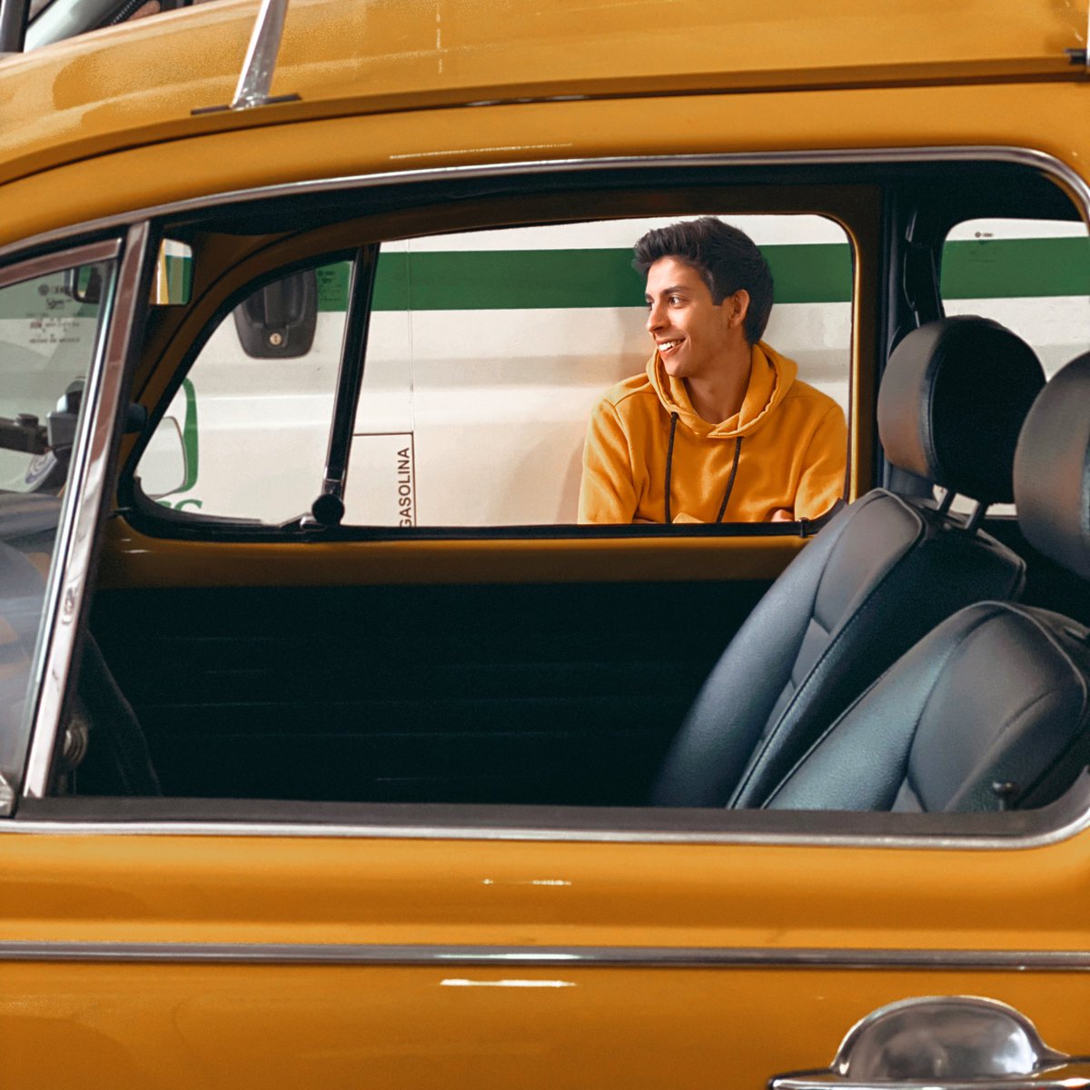 A través de vocho ya miro tu cara