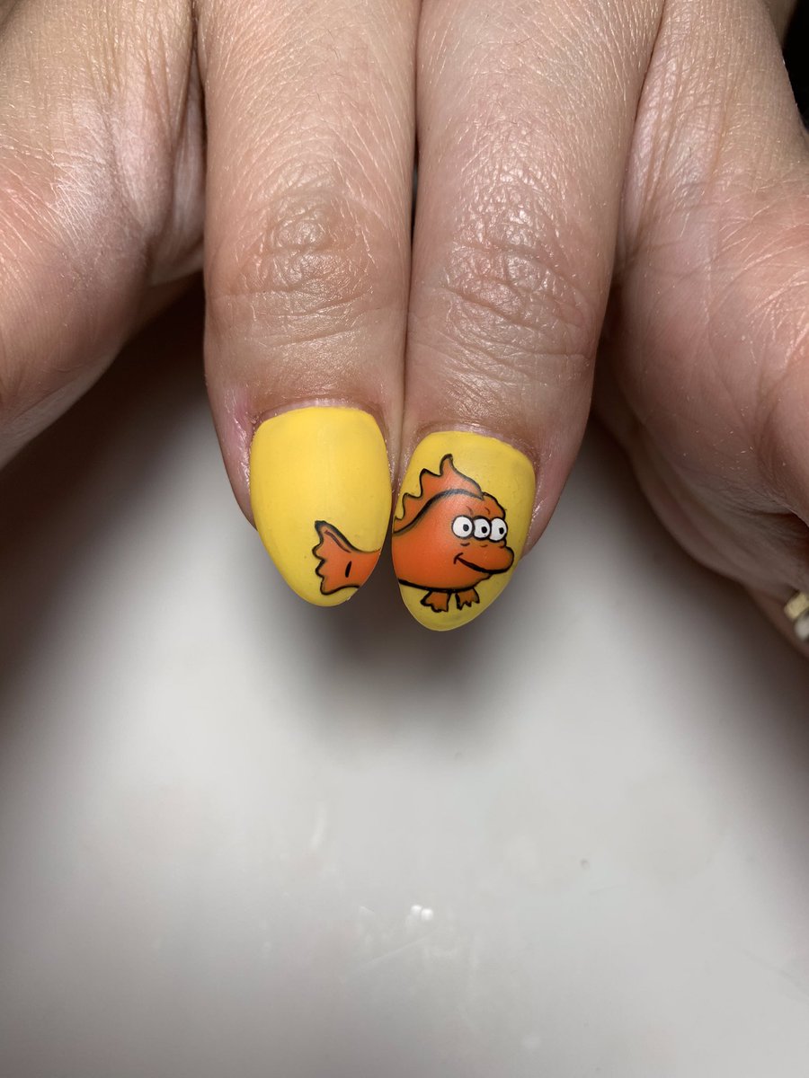 HappyBee3's tweet photo. ‘Twas the night before Phishmas, when all through the house, not a creature was stirring not even a...One Phish, Two Phish, Red Phish, Blue Phish, or even a 3 Eyed Mutant Phish named Blinky! 💅🏻 by @sweetandsavvynails #Phish #phishnails #yemsg #drsuess #simpsons #phishchicks https://t.co/vl9oYMmOXr
