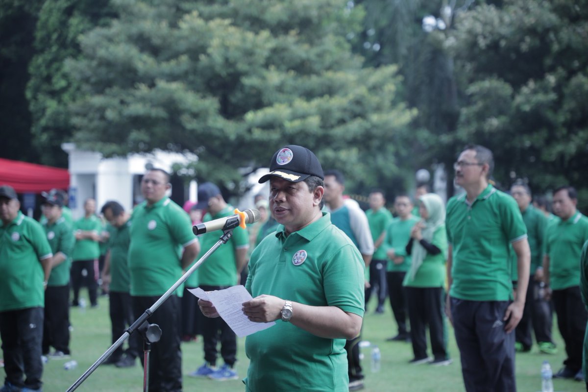 Itjen_Kemenag's tweet photo. Rangkaian Peringatan HAB ke-74 di Mulai Hari ini. Menag RI Jenderal TNI (Purn) H Fachrul Razi, menerima Penghormatan Ketua Panitia Pusat Hari Amal Bakti (HAB) Ke-74 Kemenag RI. Jumat, 27 Desember 2019.
#HAB74 #Kemenag #ItjenKemenag https://t.co/8QMb3ea0vu